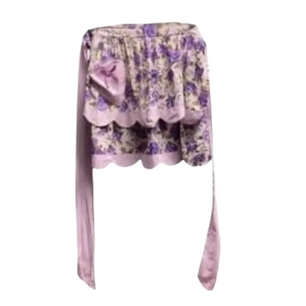 Vintage women’s floral, two tiered apron with heart pocket size, small/medium